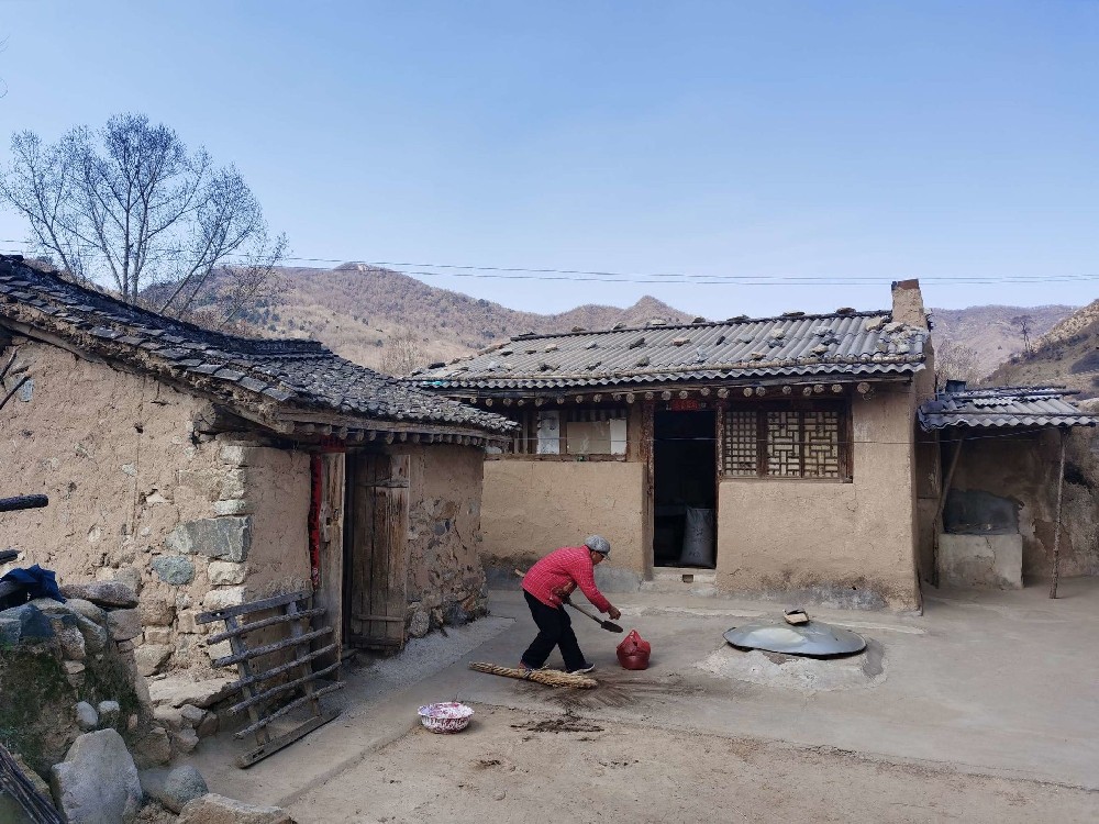 父母的房产证上能不能加子女名字